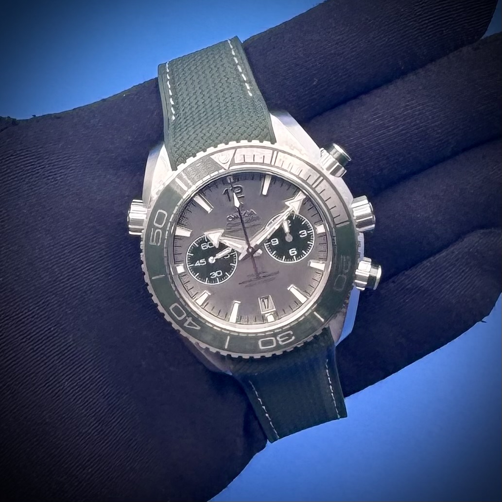 11 76 - Genco Timepieces OMEGA Seamaster Planet Ocean 600M Chronograph 45.5MM | Grey Dial | Green Rubber Strap | Ref. 215.32.46.51.06.001 | Full Set - Image 11