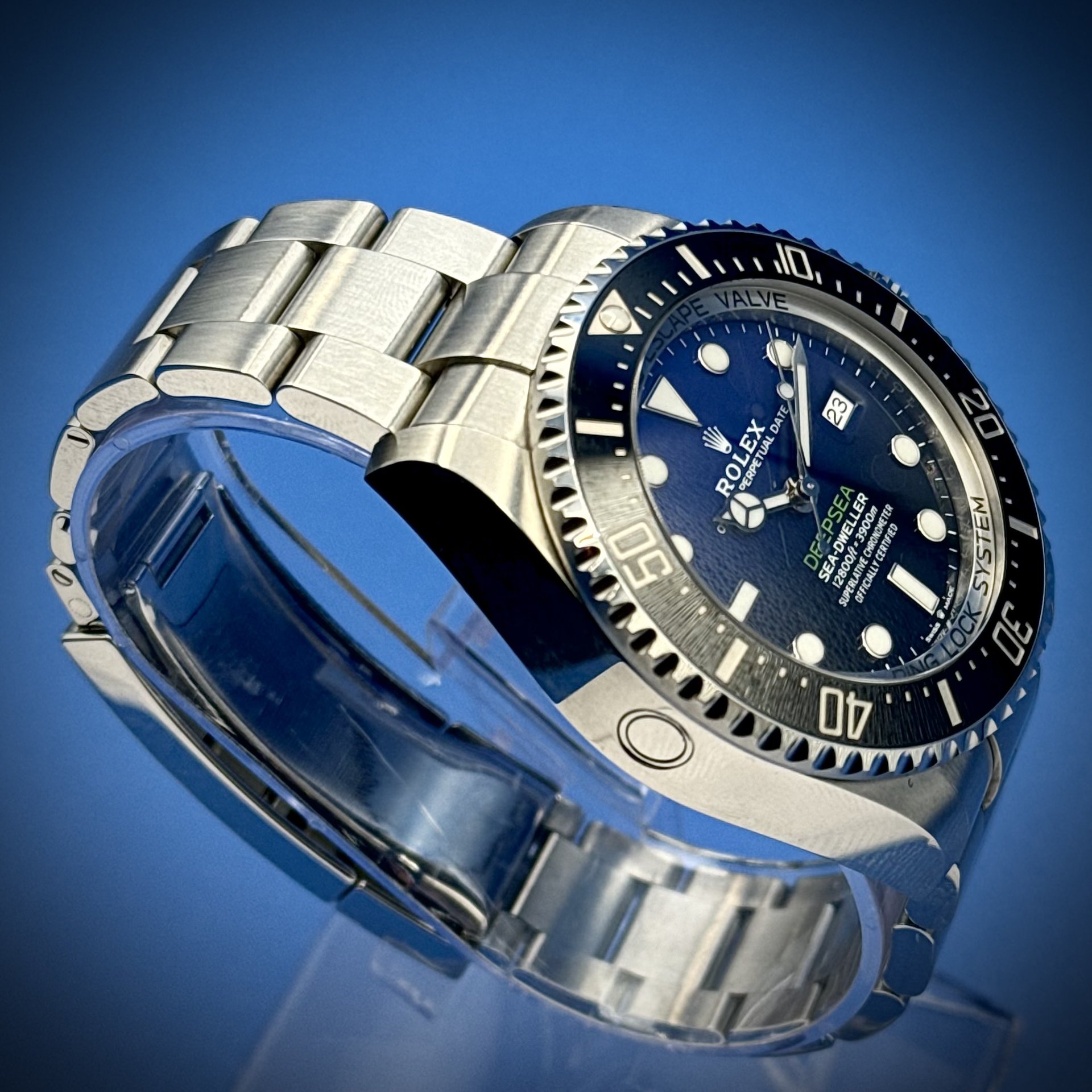 16 10 - Genco Timepieces Rolex Deepsea Sea-Dweller “James Cameron” / Ref. 126660 / D-Blue Dial 44mm - Image 11