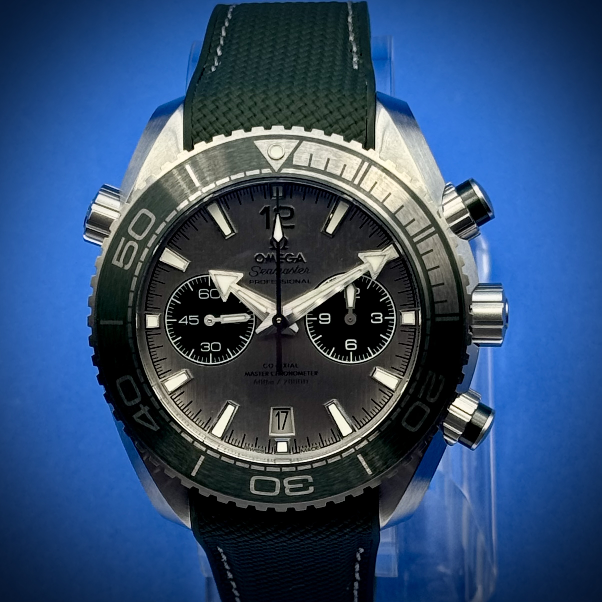 2 70 - Genco Timepieces OMEGA Seamaster Planet Ocean 600M Chronograph 45.5MM | Grey Dial | Green Rubber Strap | Ref. 215.32.46.51.06.001 | Full Set - Image 2