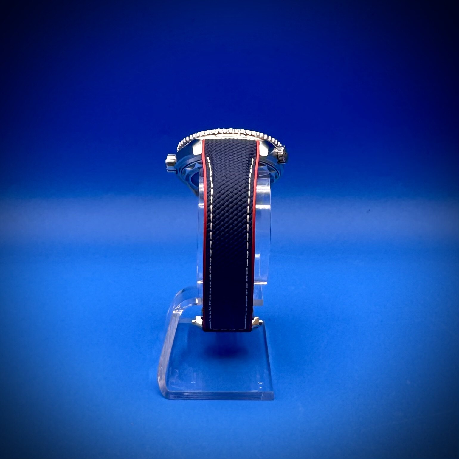 8 30 - Genco Timepieces 2021 Omega Seamaster Planet Ocean 600M America's Cup L.E. 43.5MM White Dial Rubber Strap Reference 215.32.43.21.04.001 - Image 9