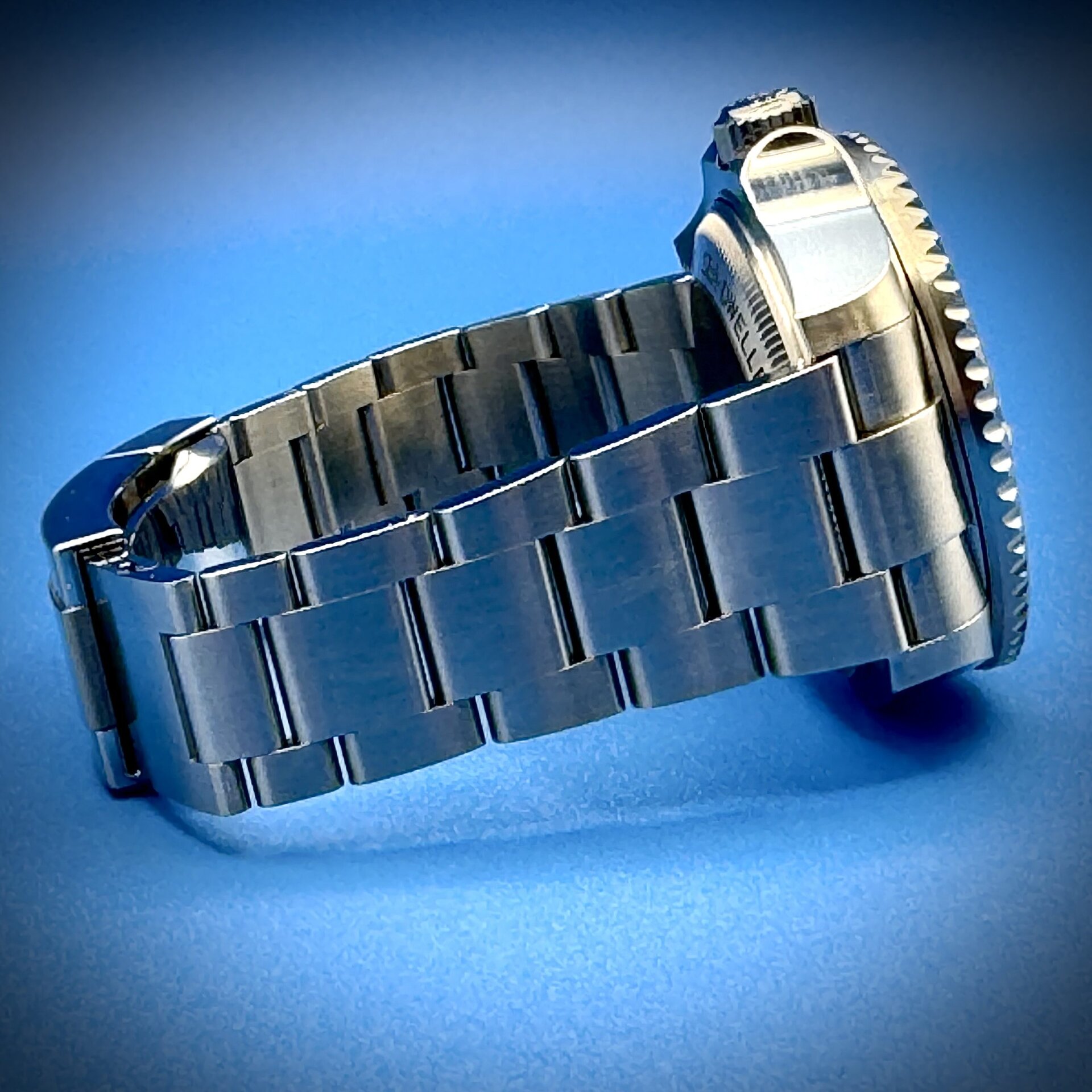9 11 scaled - Genco Timepieces Rolex Deepsea Sea-Dweller “James Cameron” / Ref. 126660 / D-Blue Dial 44mm - Image 6